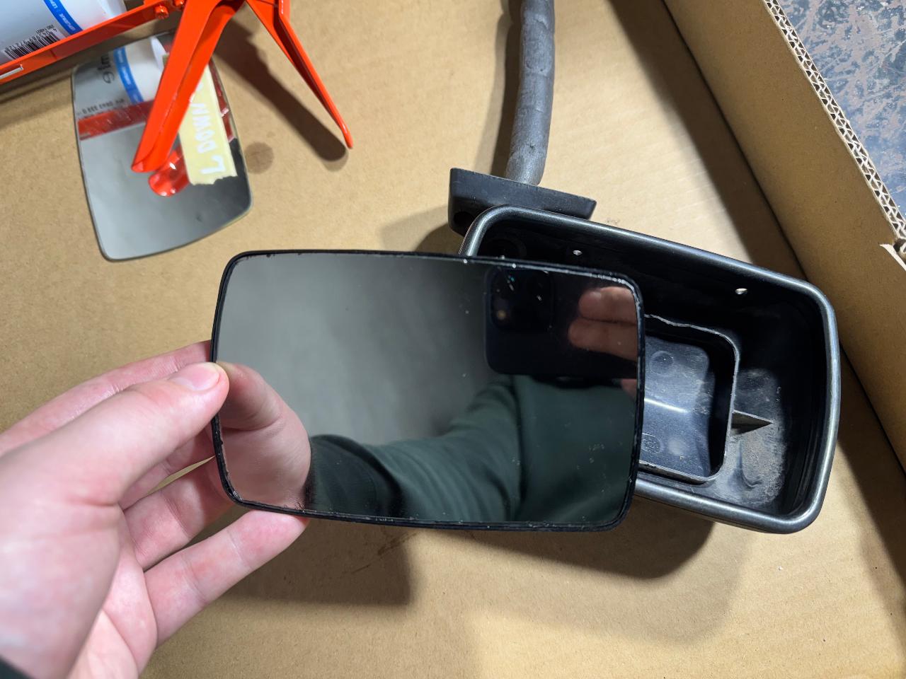 Mirrors - Volkswagen Golf Mk1 1974-1983 - Installation photo