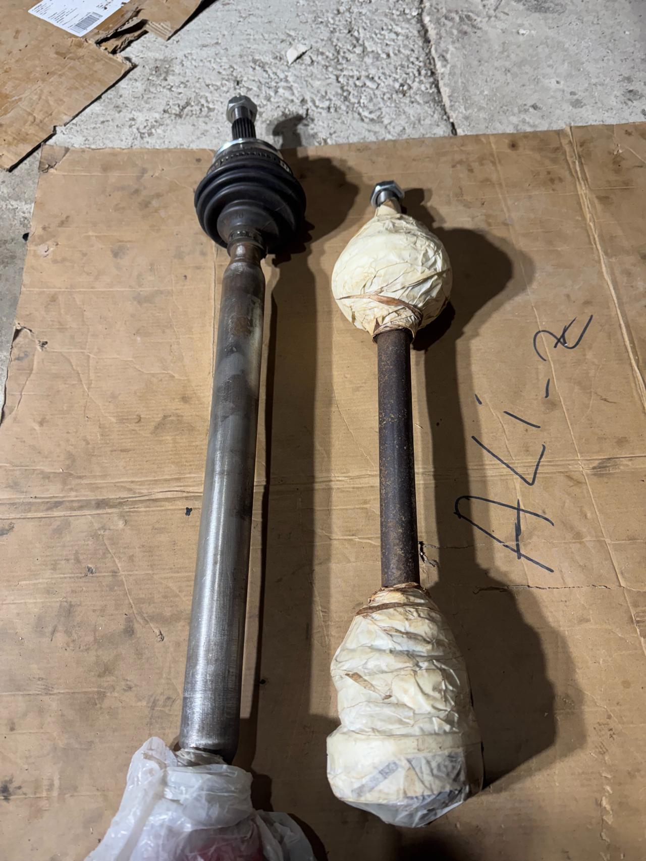 Gearbox maintenance - Volkswagen Golf Mk1 1974-1983 - Service the Drive Shafts photo